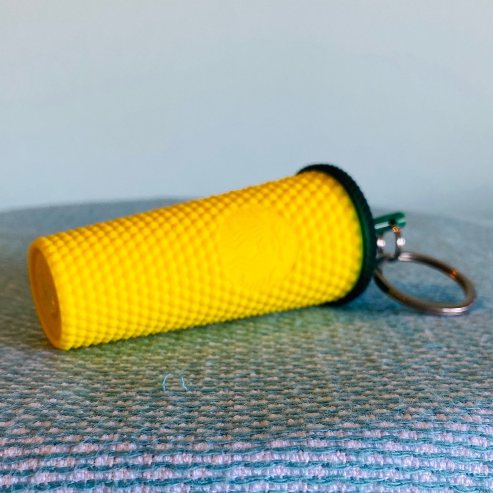 🍍STARBUCKS PINEAPPLE KEY CHAIN - Picture 2 of 4